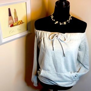 Off The Shoulder Sweatshirt🥰
